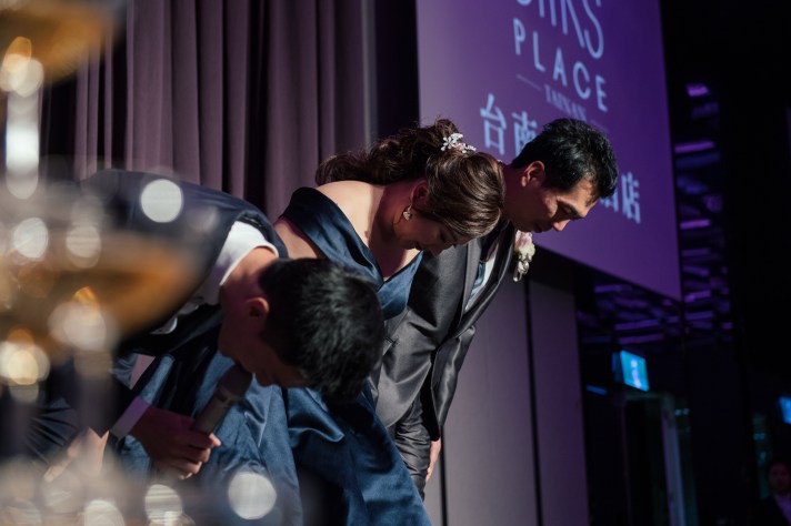 奶酒、台南婚禮主持、高雄婚禮主持、南部主持人、中部婚禮主持、南部婚禮企劃、南部婚禮主持、樂玩創意、相信樂團、中部婚禮企劃、婚禮策劃、活動主持、春酒尾牙主持、婚禮顧問、婚禮司儀、評價推薦、台南晶英酒店